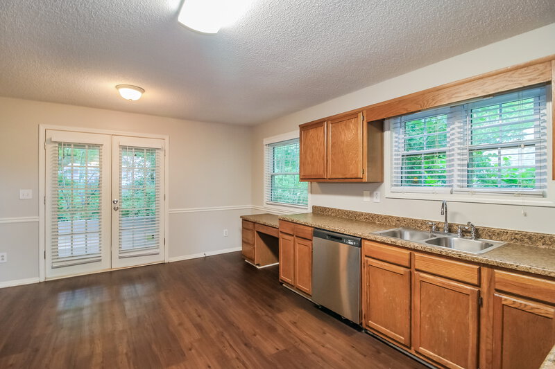 1,955/Mo, 113 Brookhaven Lane McDonough, GA 30253 Kitchen View 2