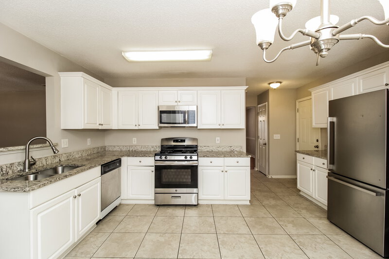 3,220/Mo, 3882 Saint George Terrace Powder Springs, GA 30127 Kitchen View