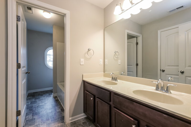 2,170/Mo, 345 Lenore Court Hiram, GA 30141 Bathroom View