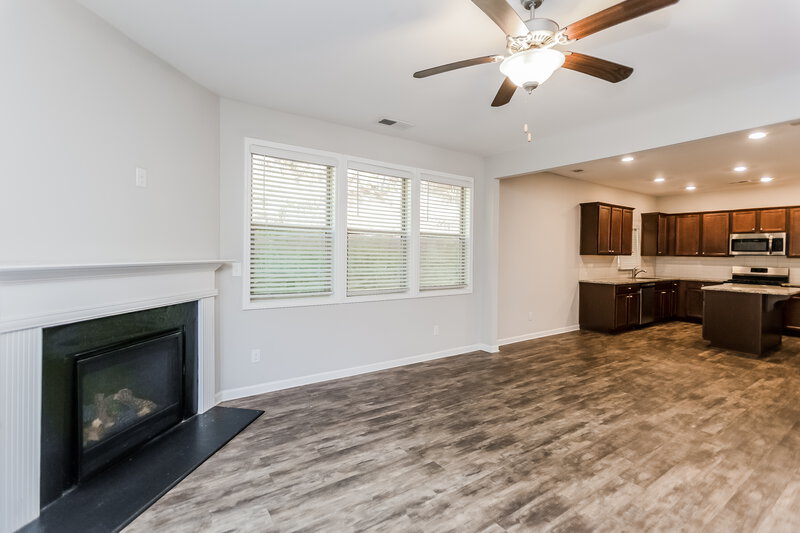 1,960/Mo, 387 Lenore Court Hiram, GA 30141 Living Room View 2