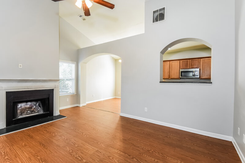 2,900/Mo, 204 Happy Trail Locust Grove, GA 30248 Living Room View 2