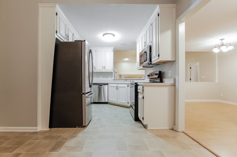 2,195/Mo, 107 Springwater Trace Woodstock, GA 30188 Kitchen View