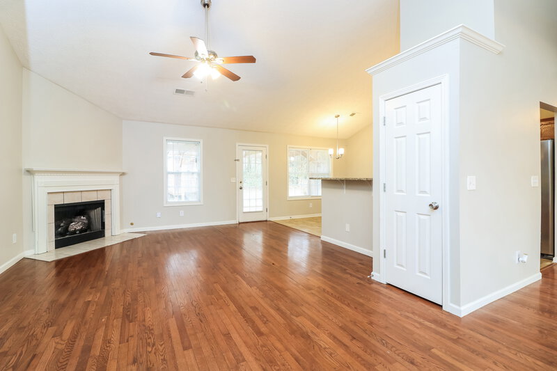 1,765/Mo, 127 Berkley Dr Villa Rica, GA 30180 Living Room View 2