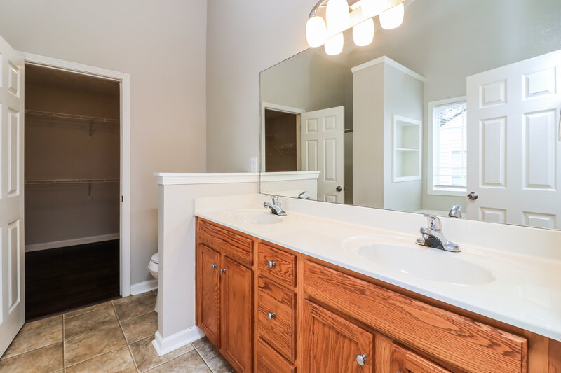 1,765/Mo, 127 Berkley Dr Villa Rica, GA 30180 Main Bathroom View
