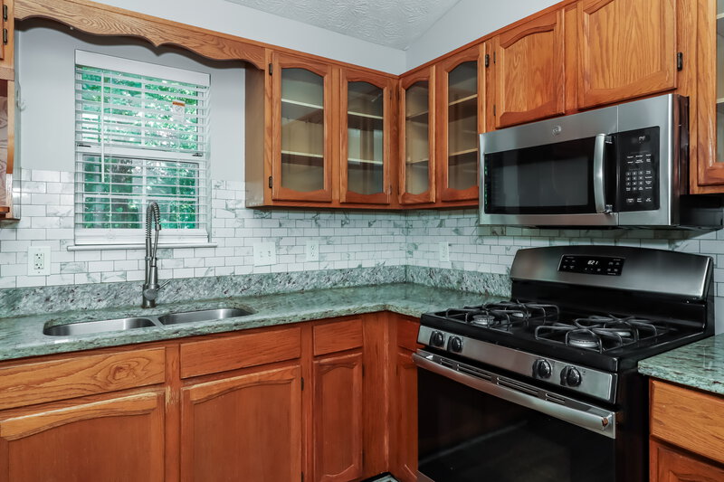 1,975/Mo, 3360 Tia Trace NW Kennesaw, GA 30152 Kitchen View 2