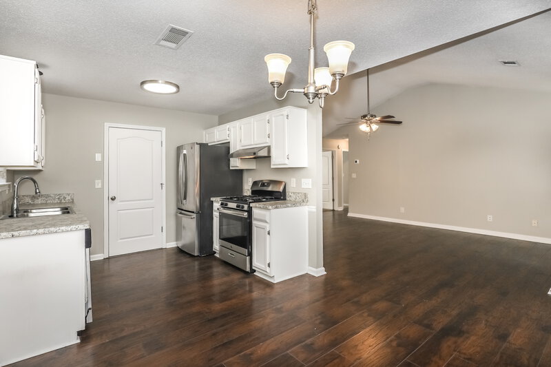 1,730/Mo, 306 Breezy Hill Walk Stockbridge, GA 30281 Dining Room View 2