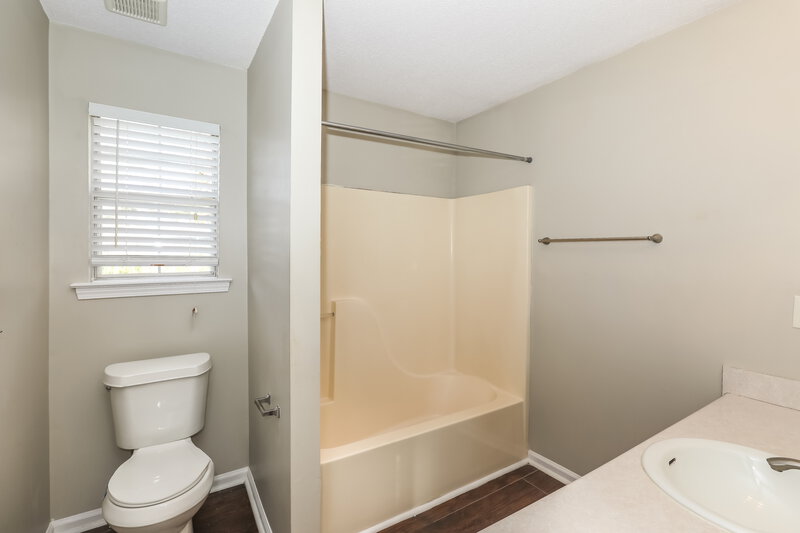 1,730/Mo, 306 Breezy Hill Walk Stockbridge, GA 30281 Main Bathroom View