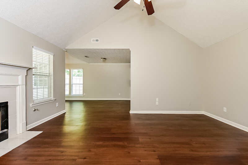 1,675/Mo, 188 Willow Springs Lane Stockbridge, GA 30281 Living Room View