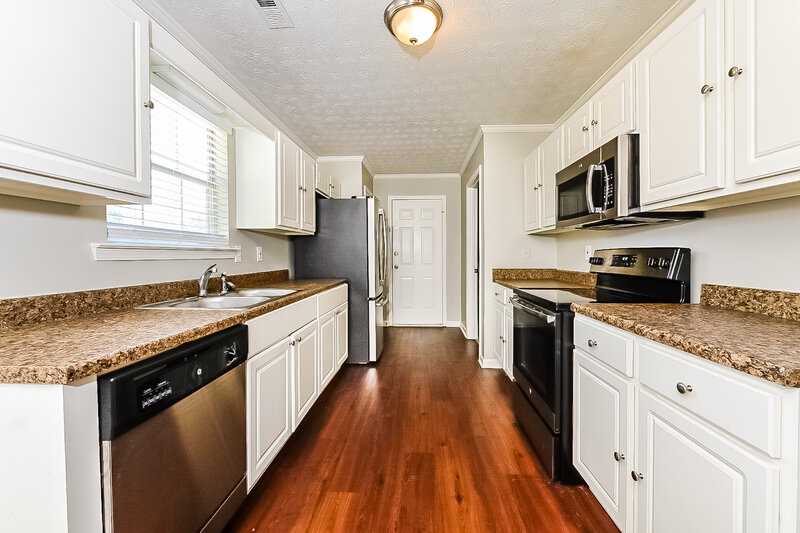 1,675/Mo, 188 Willow Springs Lane Stockbridge, GA 30281 Kitchen View