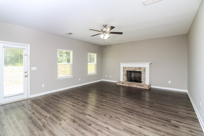 2,750/Mo, 92 Moss Way Cartersville, GA 30120 Living Room View 3