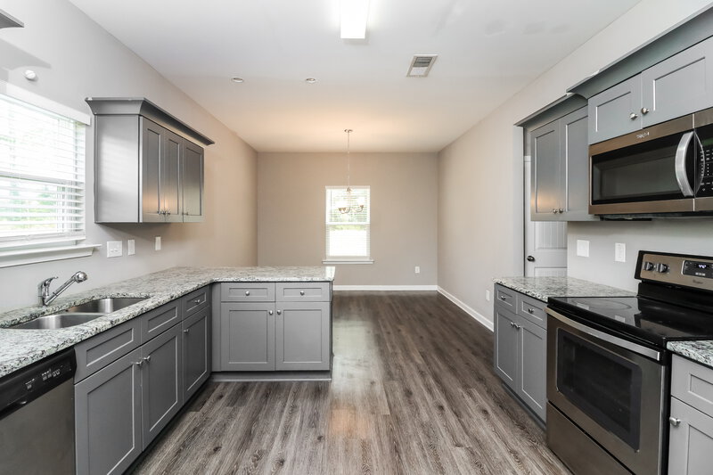 2,750/Mo, 92 Moss Way Cartersville, GA 30120 Kitchen View
