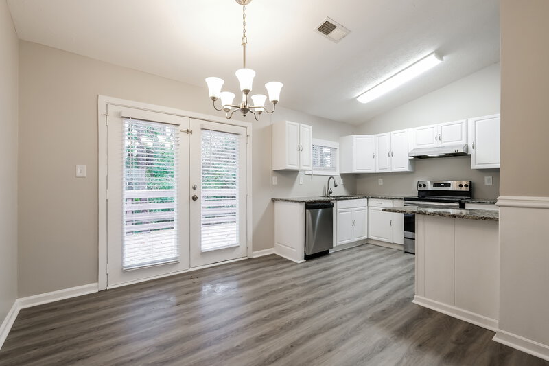 1,670/Mo, 5224 Brough Lane Stone Mountain, GA 30088 Dining Room View 2