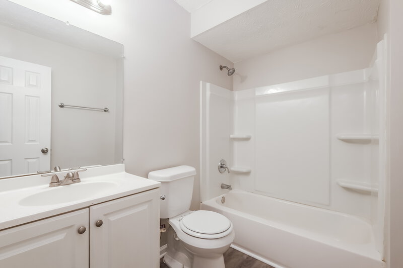 1,670/Mo, 5224 Brough Lane Stone Mountain, GA 30088 Main Bathroom View