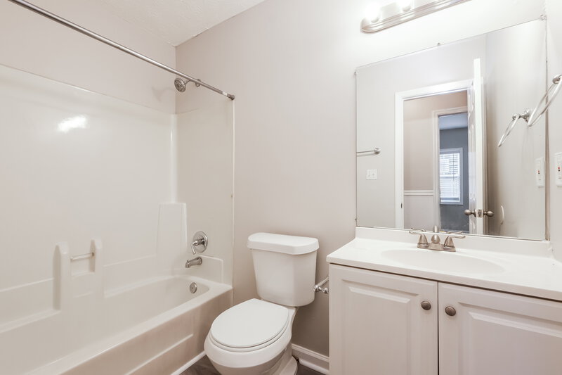 1,670/Mo, 5224 Brough Lane Stone Mountain, GA 30088 Bathroom View
