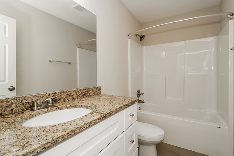 1,815/Mo, 29 Celtic Court Adairsville, GA 30103 Bathroom View