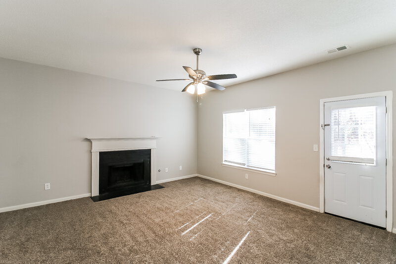 1,835/Mo, 444 Gresham Drive Stockbridge, GA 30281 Family Room View