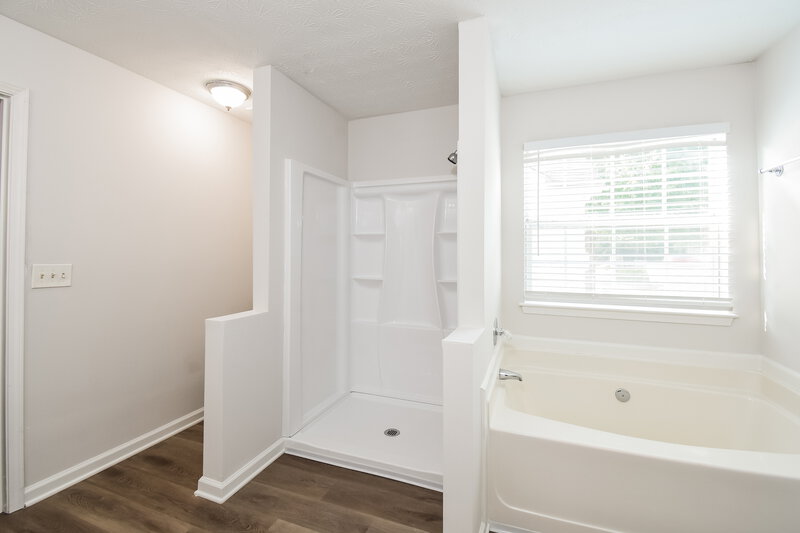 1,850/Mo, 343 Clearsprings Drive Lawrenceville, GA 30046 Main Bathroom View