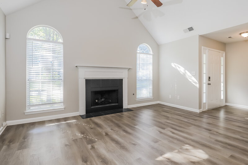 1,930/Mo, 405 Sage Court Stockbridge, GA 30281 Living Room View 3