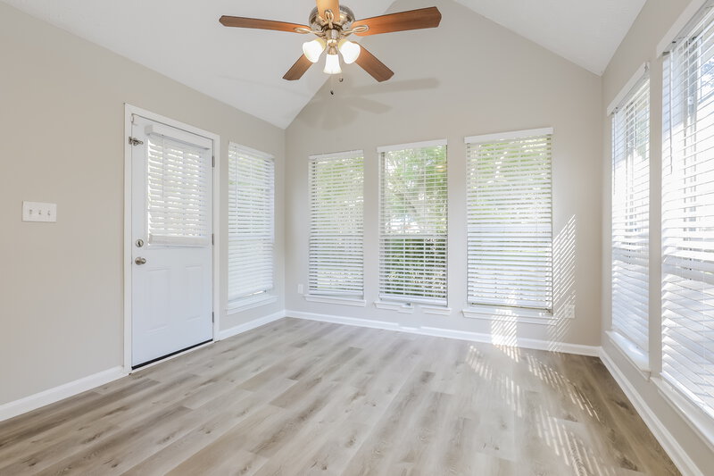 1,930/Mo, 405 Sage Court Stockbridge, GA 30281 Sun Room View