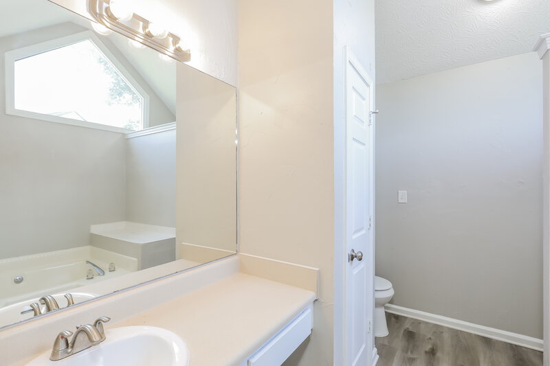 1,930/Mo, 405 Sage Court Stockbridge, GA 30281 Main Bathroom View