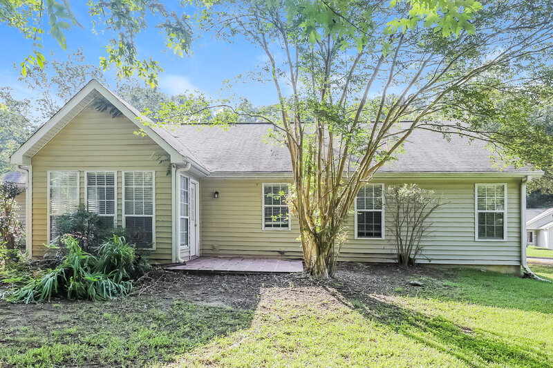 1,930/Mo, 405 Sage Court Stockbridge, GA 30281 Rear View