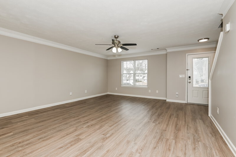 2,135/Mo, 425 Village Bluff Dr Lawrenceville, GA 30046 Living Room View