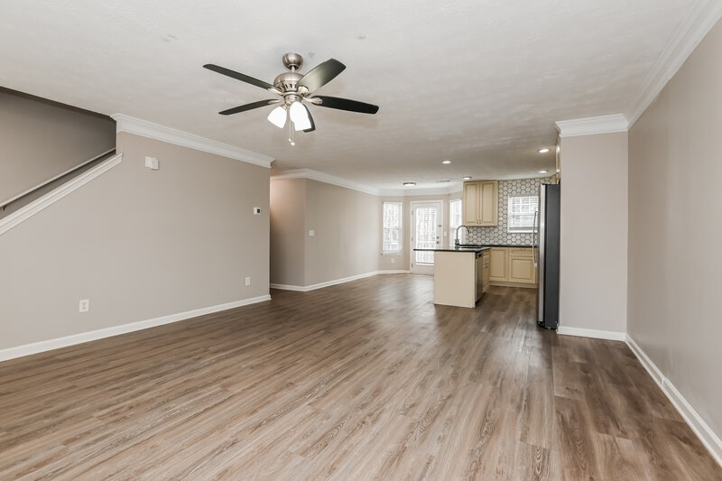 2,135/Mo, 425 Village Bluff Dr Lawrenceville, GA 30046 Living Room View 2