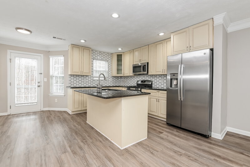 2,135/Mo, 425 Village Bluff Dr Lawrenceville, GA 30046 Kitchen View
