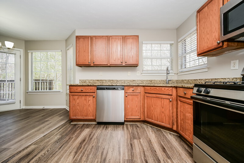2,270/Mo, 2528 Walter Way Stockbridge, GA 30281 Kitchen View 2
