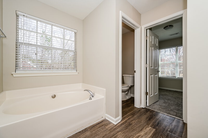2,270/Mo, 2528 Walter Way Stockbridge, GA 30281 Main Bathroom View 2