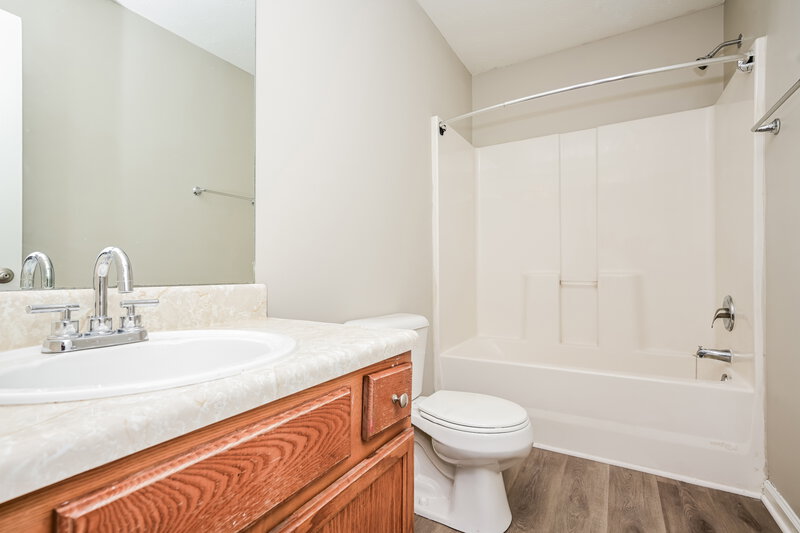 2,270/Mo, 2528 Walter Way Stockbridge, GA 30281 Bathroom View