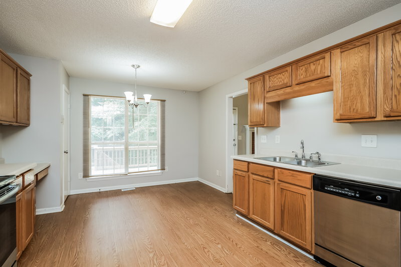 2,060/Mo, 134 Brookhaven Lane McDonough, GA 30253 Kitchen View