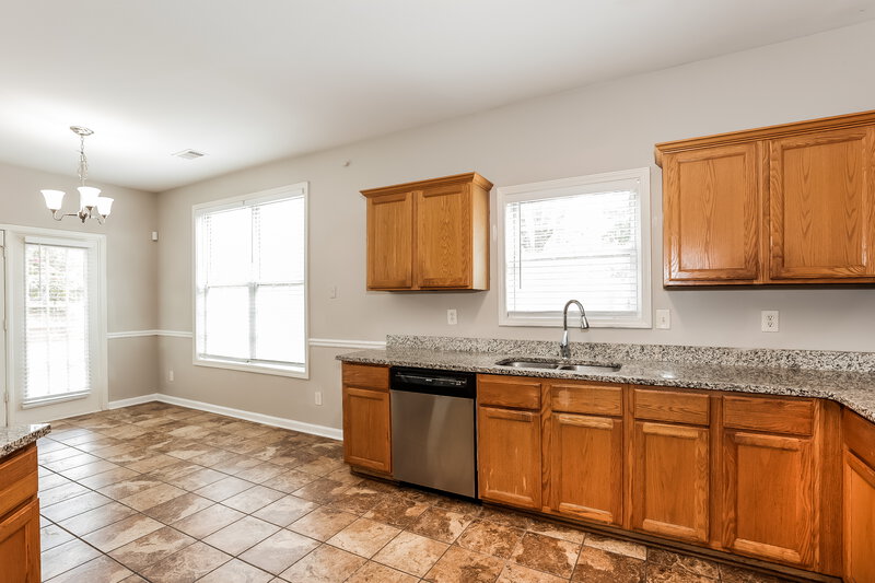 2,565/Mo, 439 Heathcliff Court McDonough, GA 30253 Kitchen View