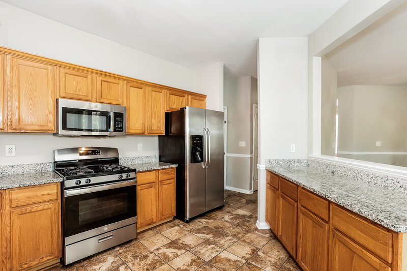 2,565/Mo, 439 Heathcliff Court McDonough, GA 30253 Kitchen View 2
