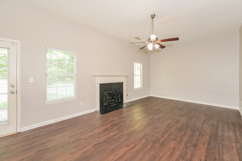 1,980/Mo, 3154 Lower Creek Dr Douglasville, GA 30135 Family Room View