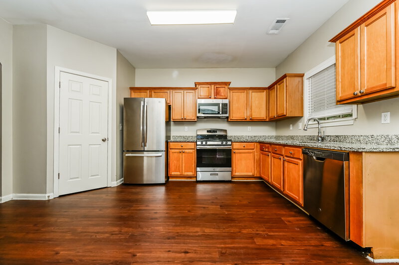 1,970/Mo, 613 Brookwater Drive Stockbridge, GA 30281 Kitchen View