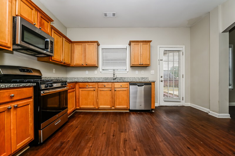 1,970/Mo, 613 Brookwater Drive Stockbridge, GA 30281 Kitchen View 2