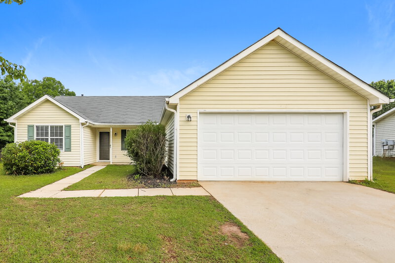 1,900/Mo, 121 Fern Court Hampton, GA 30228 External View