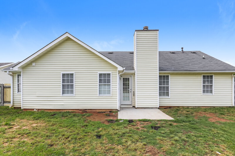 1,900/Mo, 121 Fern Court Hampton, GA 30228 Rear View