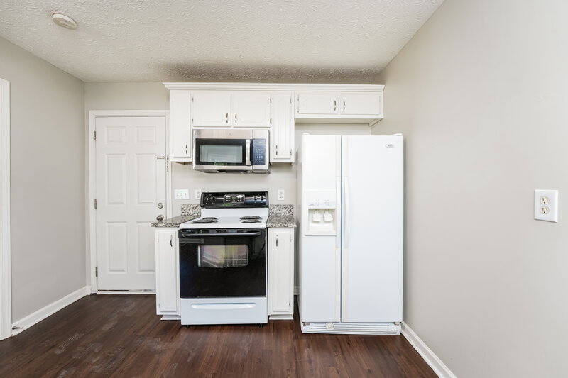 1,795/Mo, 3808 Summer Leigh Court Loganville, GA 30052 Kitchen View 2