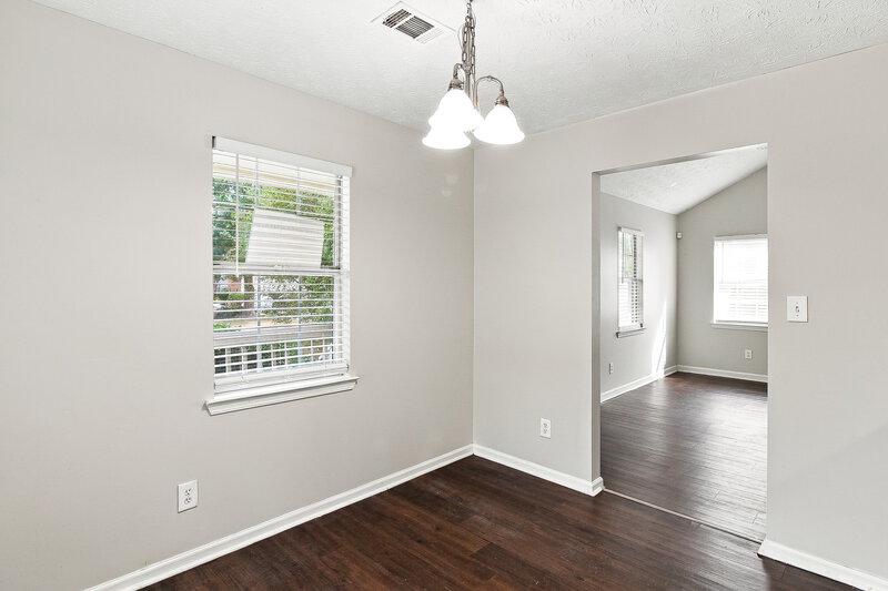 2,000/Mo, 505 Horseshoe Circle Stockbridge, GA 30281 Dining Room View