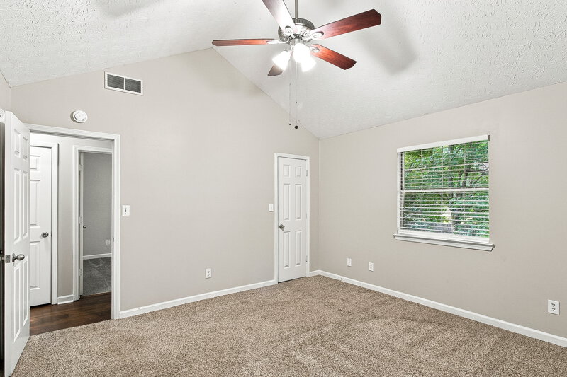 2,000/Mo, 505 Horseshoe Circle Stockbridge, GA 30281 Primary Bedroom View 2