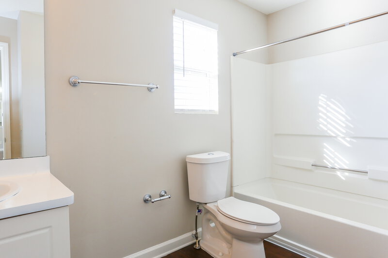 2,620/Mo, 1481 Roberts Dr Mableton, GA 30126 Bathroom View