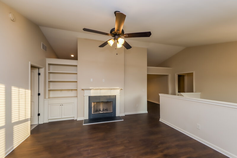 2,265/Mo, 104 Skylar Court Dallas, GA 30157 Living Room View 2