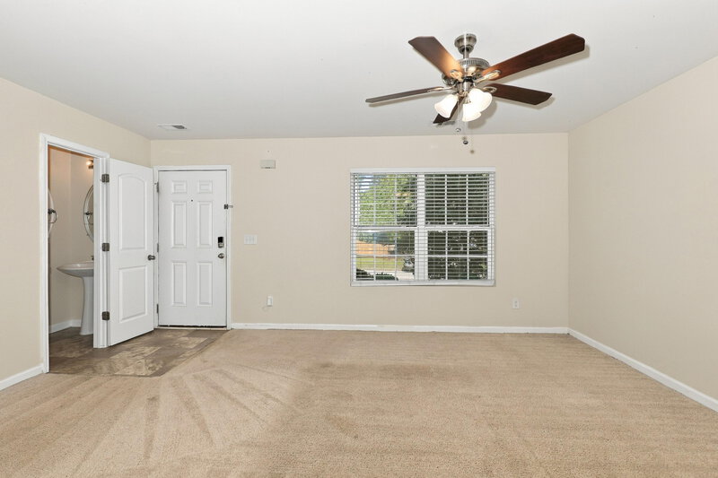 1,850/Mo, 1407 Shadow Creek Ave Hampton, GA 30228 Living Room View 2