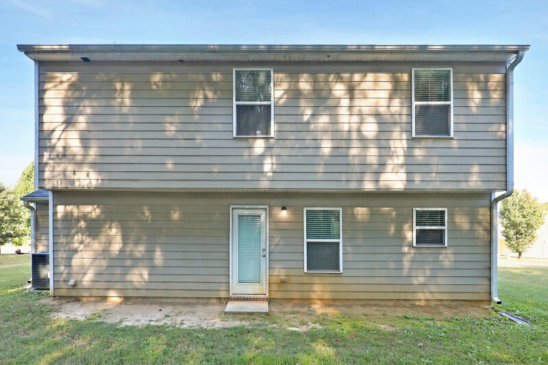 1,850/Mo, 1407 Shadow Creek Ave Hampton, GA 30228 Rear View