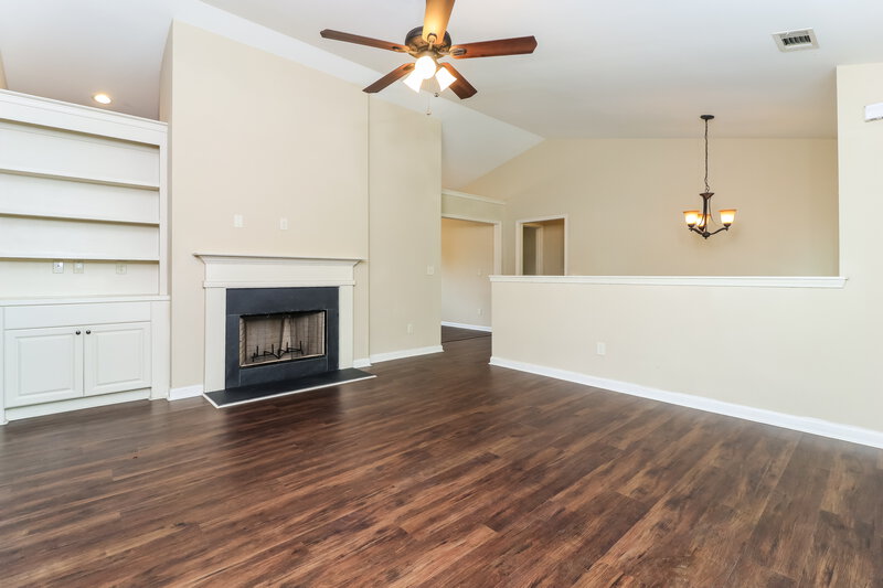 2,225/Mo, 100 Comet Ct Dallas, GA 30157 Living Room View