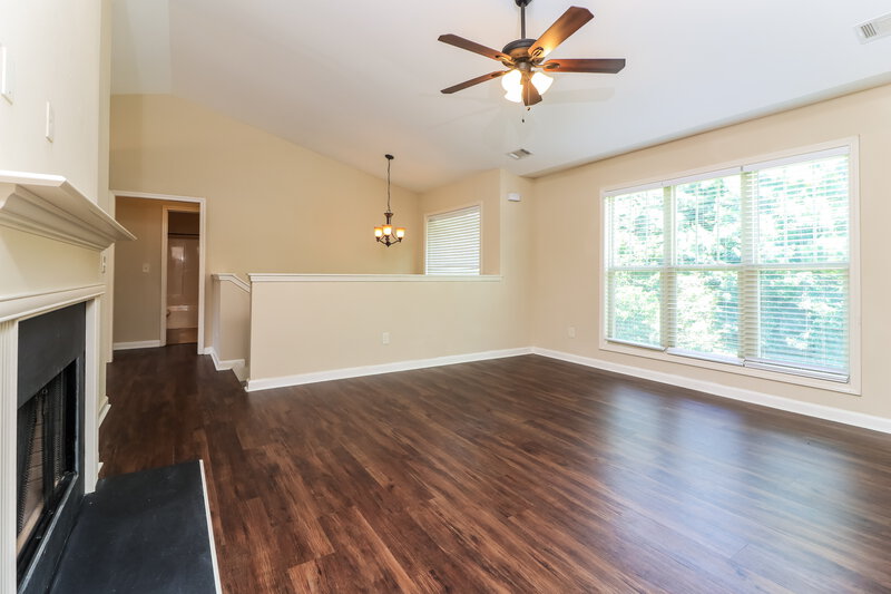 2,225/Mo, 100 Comet Ct Dallas, GA 30157 Living Room View 2