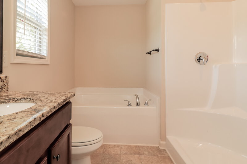2,290/Mo, 100 Comet Ct Dallas, GA 30157 Master Bathroom View