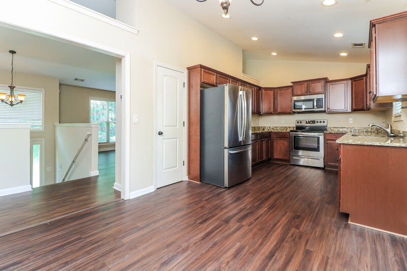 2,225/Mo, 100 Comet Ct Dallas, GA 30157 Kitchen View